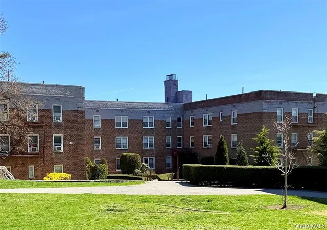Homes for sale in New Rochelle, NY | 40 Davenport #2K, New Rochelle, NY 10801 | MLS# 985790