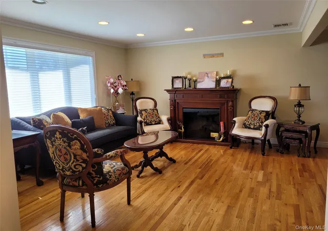 5th image of 132 Atlantic Ave, Massapequa Park, NY 11762 | MLS# 985809