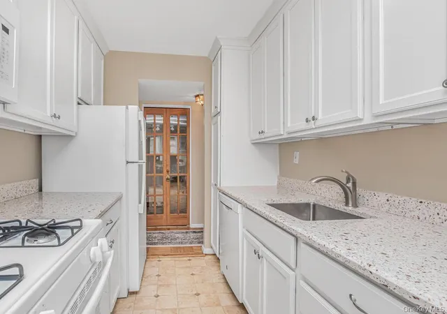 Homes for sale in Mount Vernon, NY | 415 Gramatan Ave #1C, Mount Vernon, NY 10552 | MLS# 985823