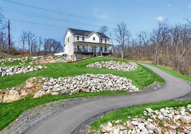 3rd image of 26 Curtin Ln, Newburgh (town), NY 12542 | MLS# 985830