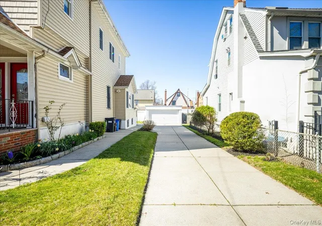 Photo 4 of Sale Pending at 14811 10th Avenue, Whitestone, NY 11357 | MLS# 985914 | Listing updated on 2026-05-21