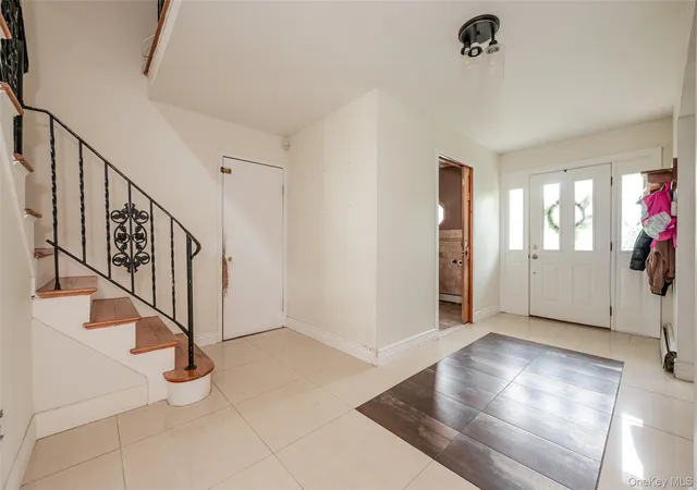 Photo 2 of Single family home for sale at 122 Clinton Ave, Brookhaven, NY 11776 | MLS# 985948 | Listing updated on 2026-10-03
