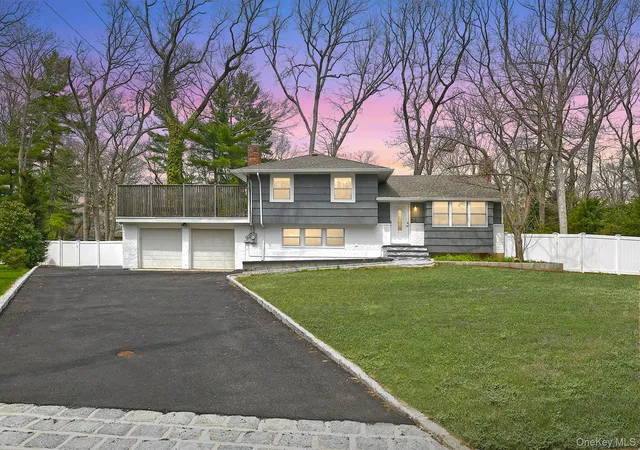 Photo 1 of Single family home for sale at 5 Shadywood Ct, Huntington, NY 11743 | MLS# 985988 | Listing updated on 2026-08-31