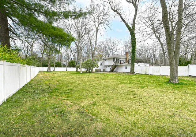 Photo 2 of Single family home for sale at 5 Shadywood Ct, Huntington, NY 11743 | MLS# 985988 | Listing updated on 2026-08-31