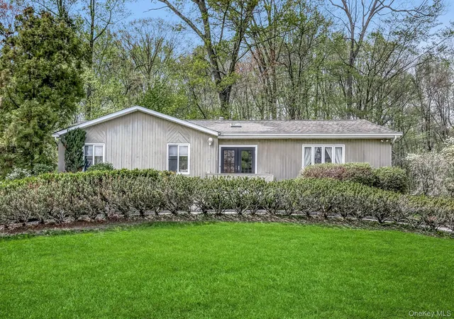 2nd image of 17 Brookline Wy, Clarkstown, NY 10956 | MLS# 986010