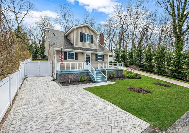 Photo 2 of Sale Pending at 38 Hawthorne Rd, Brookhaven, NY 11778 | MLS# 986051 | Listing updated on 2026-09-04