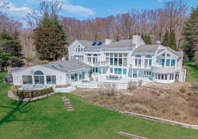Photo 1 of Mansion for sale at 19 Mallard Dr, Huntington, NY 11743 | MLS# 986062 | Listing updated on 2026-10-12