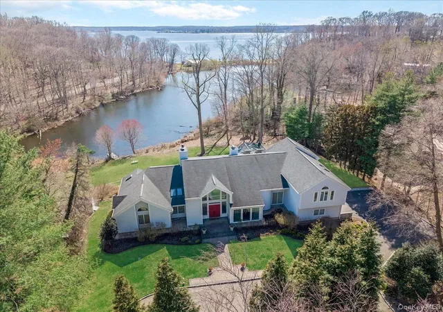 5th image of 19 Mallard Dr, Huntington, NY 11743 | MLS# 986062
