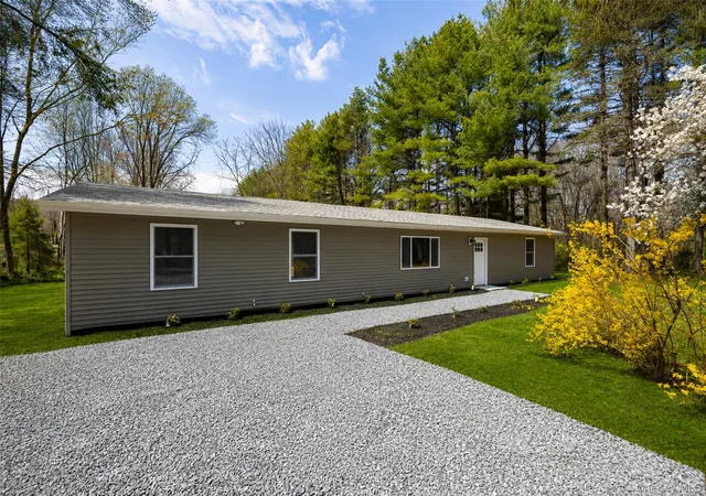 3rd image of 7 Eckelman Dr, Hyde Park, NY 12538 | MLS# 986077