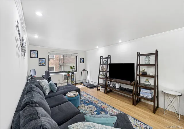 Homes for sale in Greenburgh, NY | 100 E Hartsdale Ave #3FE, Greenburgh, NY 10530 | MLS# 986115