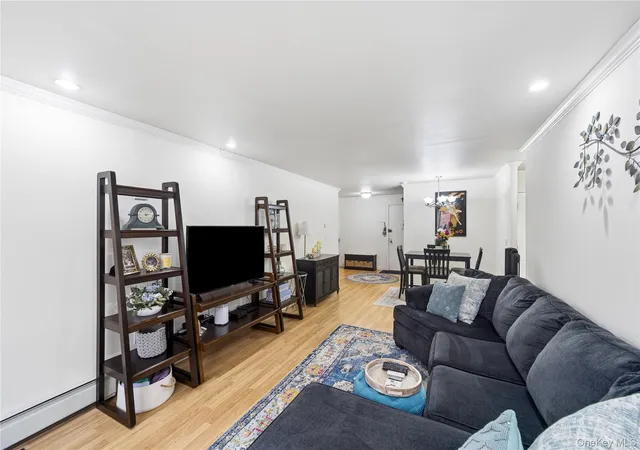 Homes for sale in Greenburgh, NY | 100 E Hartsdale Ave #3FE, Greenburgh, NY 10530 | MLS# 986115