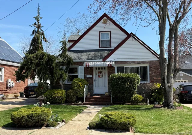 Homes for sale in Hempstead, NY | 495 Harding Ave, Hempstead, NY 11552 | MLS# 986123