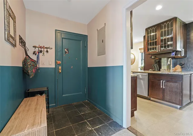 3rd image of 1209 California Rd, Eastchester, NY 10709