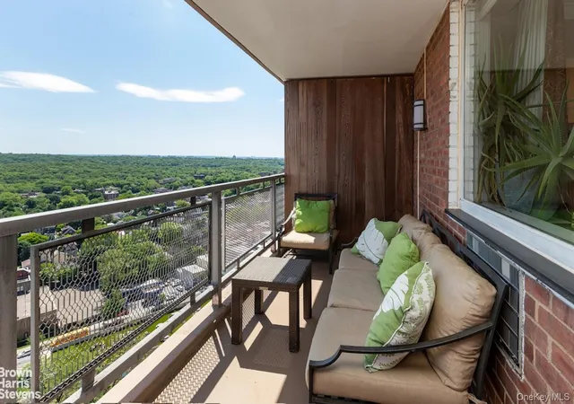 3rd image of 5800 Arlington Ave #15B, Bronx, NY 10471 | MLS# 986131