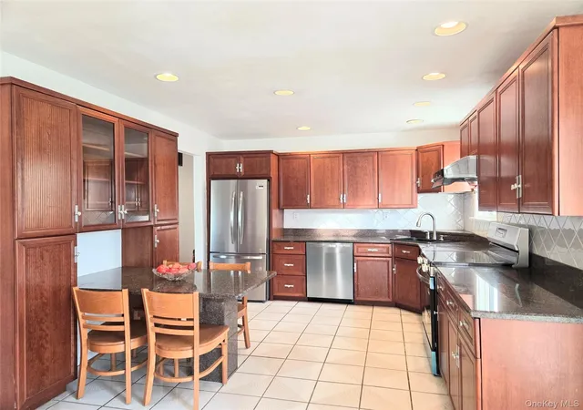 Homes for sale in Yorktown, NY | 2585 Farsund Dr, Yorktown, NY 10598 | MLS# 986146