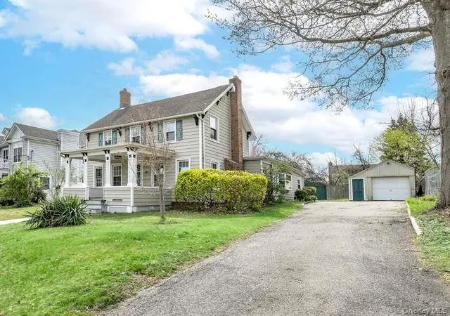 2nd image of 75 Grove St, North Hempstead, NY 11547 | MLS# 986170