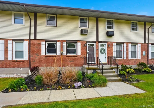Photo 1 of Sale Pending at 303 Parr Meadow Dr #3C, Newburgh (town), NY 12550 | MLS# 986174 | Listing updated on 2026-09-19