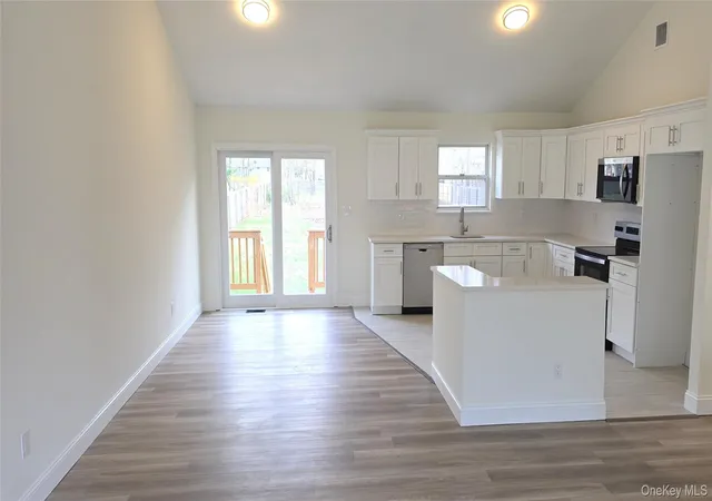 Photo 3 of Sale Pending at 6a Murray Ln, Brookhaven, NY 11727 | MLS# 986187 | Listing updated on 2026-09-19