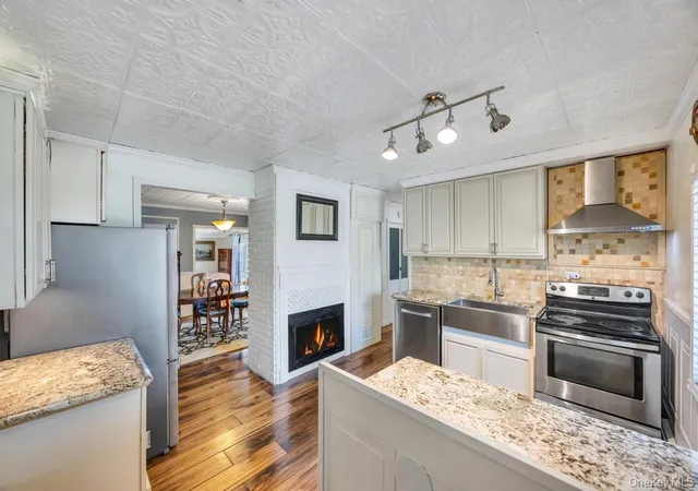 3rd image of 54 Polaris Dr, Hempstead, NY 11756 | MLS# 986206