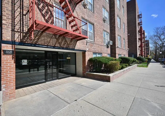 2nd image of 33 25 90 St #5D, Jackson Heights, NY 11372 | MLS# 986226