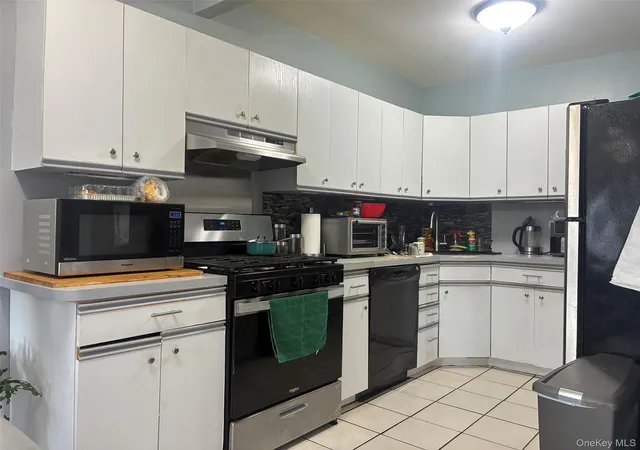 Photo 4 of House for sale at 1844 Tomlinson Ave, New York, NY 10461 | MLS# 986233 | Listing updated on 2026-09-24