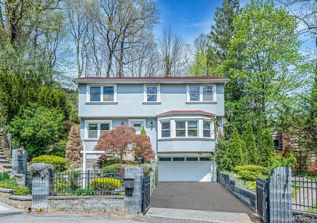 1st image of 210 Mill Dam Ct, Centerport, NY 11721 | MLS# 986237