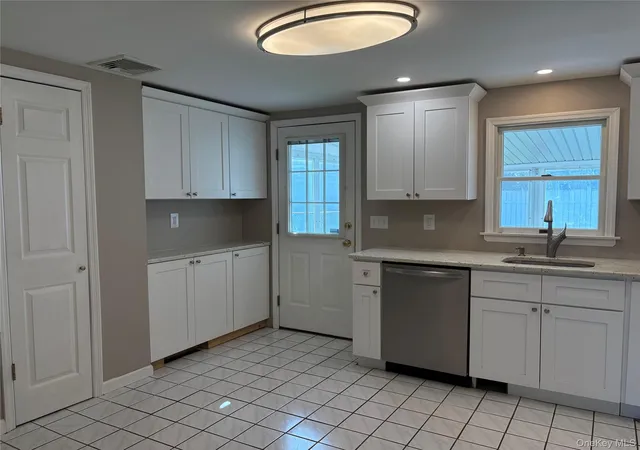 3rd image of 7 Peck St, West Haverstraw, NY 10993 | MLS# 986293
