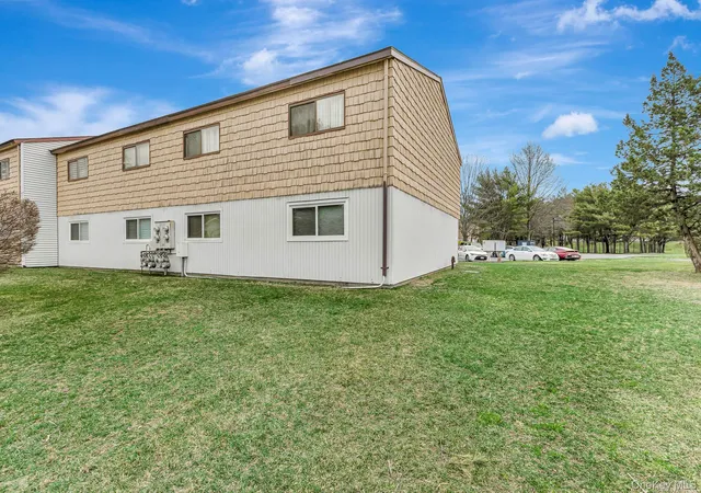 4th image of 129 Pointe Cir N #129, Brookhaven, NY 11727 | MLS# 986304