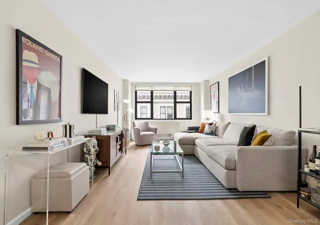 2nd image of 130 E 18Th St #10V, New York, NY 10003 | MLS# 986361
