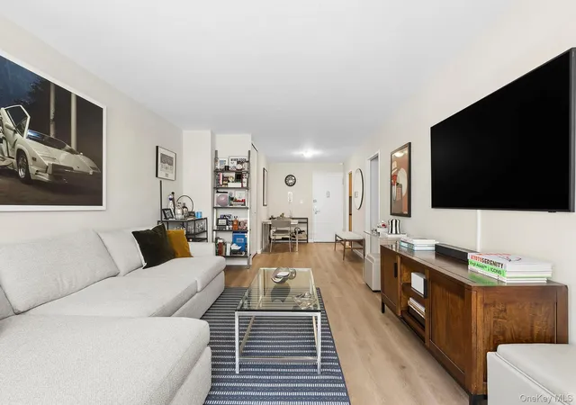 3rd image of 130 E 18Th St #10V, New York, NY 10003 | MLS# 986361
