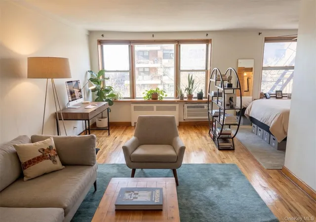 1st image of 310 Beverley Rd #4L, Brooklyn, NY 11218 | MLS# 986404