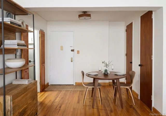 4th image of 310 Beverley Rd, New York, NY 11218