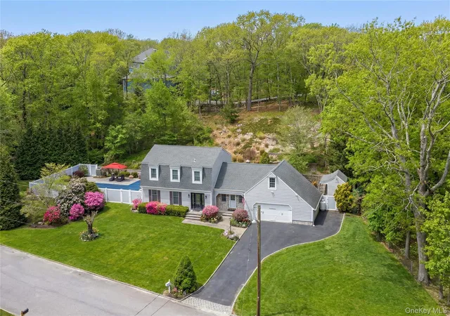 3rd image of 59 Linda Ln W, Riverhead, NY 11901 | MLS# 986406