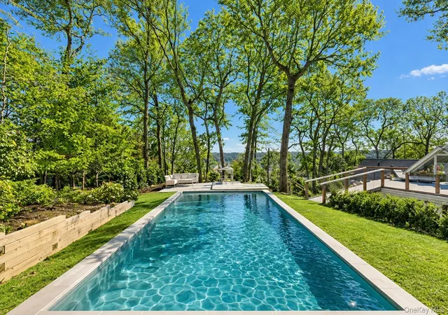 Single family home for sale at 33 Peters Path, East Hampton, NY 11937 | MLS# 986450