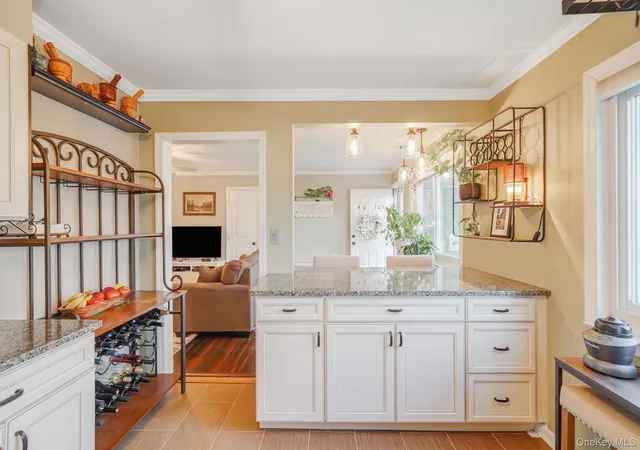2nd image of 40 W 4Th St, Brookhaven, NY 11772