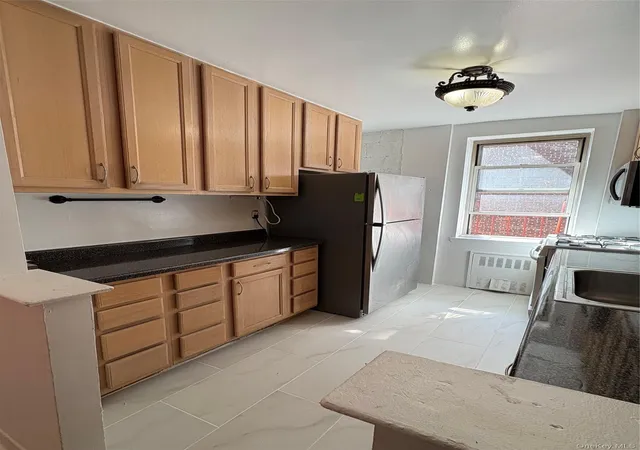 Photo 3 of Condo for sale at 101 Highland Ave #5k, Yonkers, NY 10705 | MLS# 986583 | Listing updated on 2026-10-02