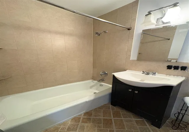 2nd image of 101 Highland Ave, Yonkers, NY 10705