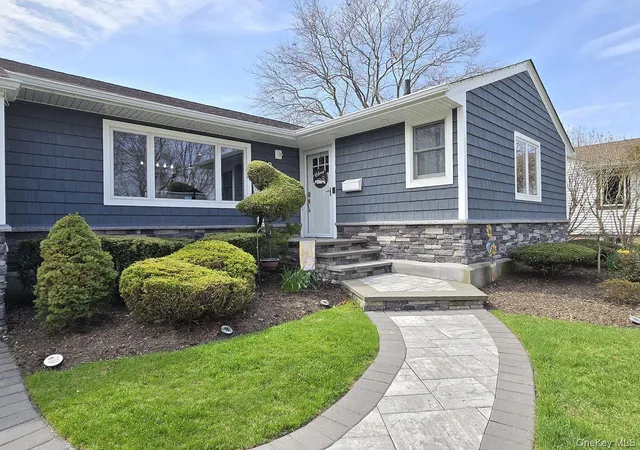 2nd image of 22 Clifford Dr, Farmingdale, NY 11735 | MLS# 986608