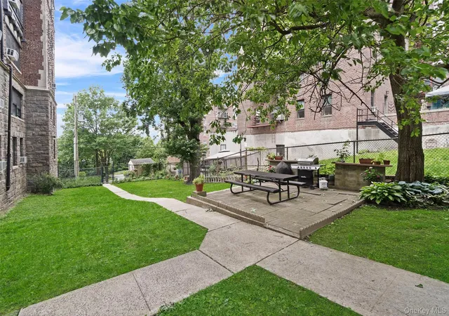 2nd image of 295 N Broadway, Yonkers, NY 10701