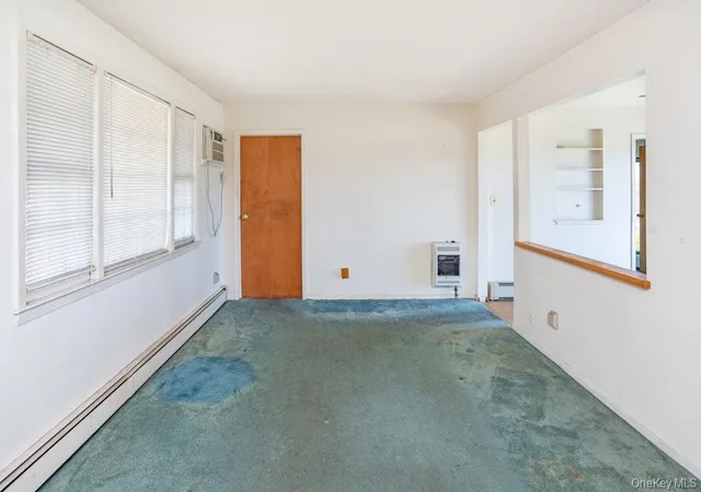 3rd image of 144 W Lake Dr, Lindenhurst, NY 11757 | MLS# 986626