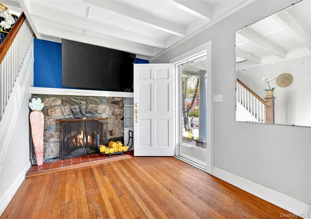 Photo 4 of Sale Pending at 350 Hutchinson Blvd, Mount Vernon, NY 10552 | MLS# 986636 | Listing updated on 2026-06-01