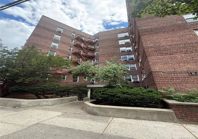 Photo 2 of Sale Pending at 4225 80th Street #6F, New York, NY 11373 | MLS# 986660 | Listing updated on 2026-08-22