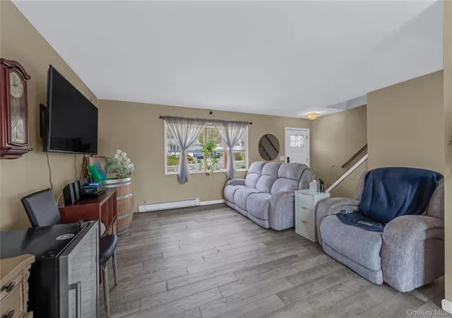 4th image of 112 Rosemont Ave, Farmingville, NY 11738 | MLS# 986663