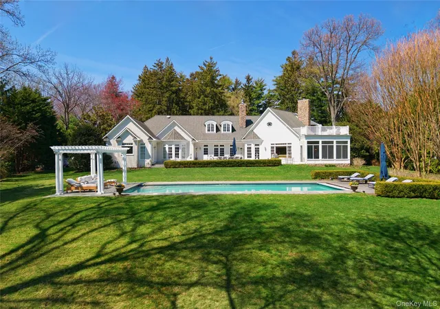 5th image of 17 Hilldale Ln, Port Washington, NY 11050 | MLS# 986707