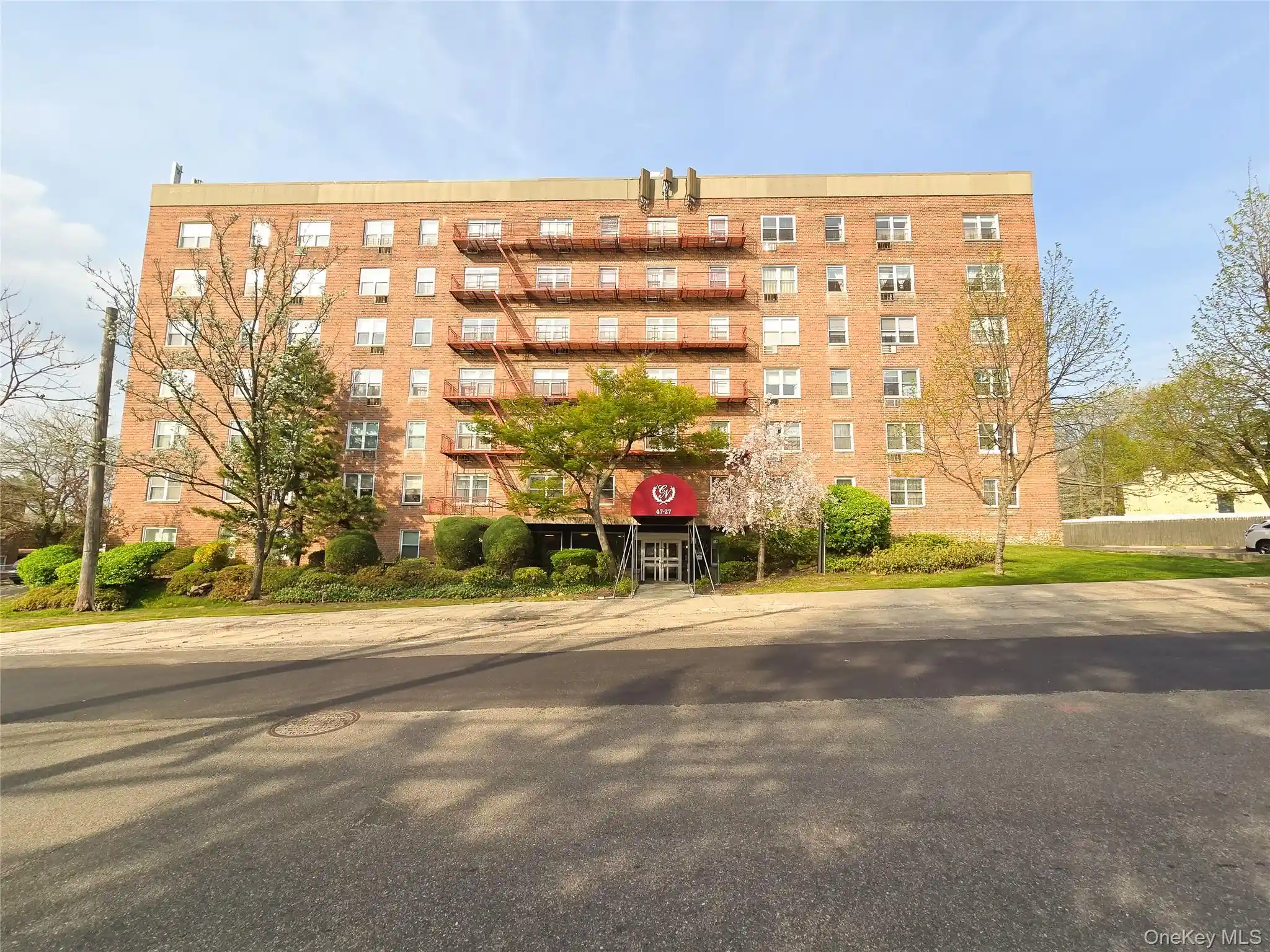 Listing Photo 1 - Condo for sale in 47-27 Little Neck Pkwy located at 47-27 Little Neck Pkwy, New York, NY 11362 - Unit #L-2