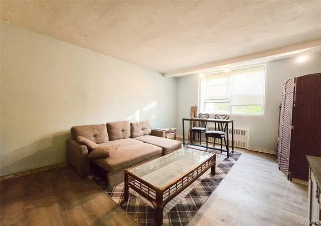 Listing Photo 3 - Condo for sale in building located at 47-27 Little Neck Pkwy, New York, NY 11362 - Unit #L-2