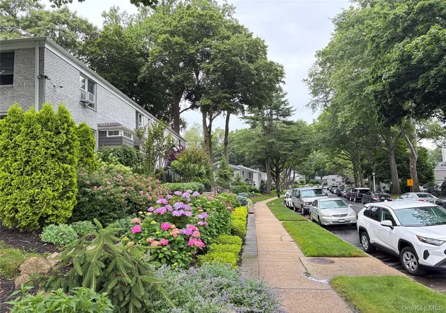 Homes for sale in Oyster Bay, NY | 77 Glen Keith Rd #77L, Oyster Bay, NY 11542 | MLS# 986715