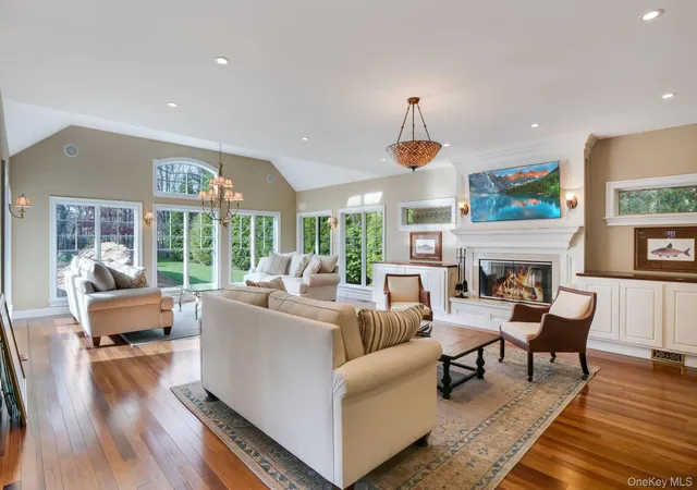 2nd image of 30 Post Fields Ln, Southampton, NY 11959 | MLS# 986755