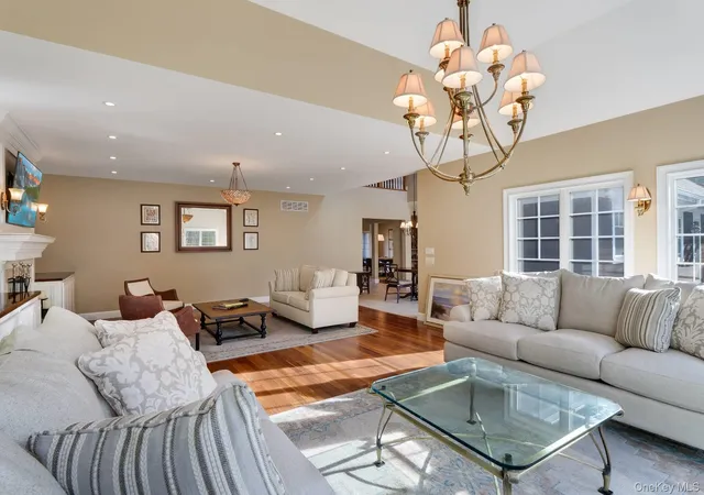 3rd image of 30 Post Fields Ln, Southampton, NY 11959 | MLS# 986755