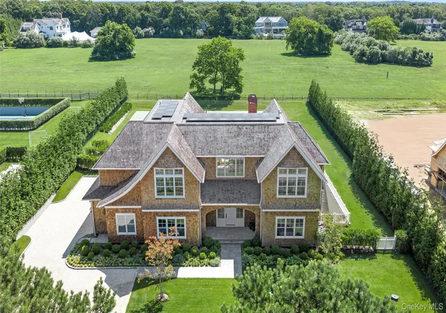 Photo 1 of Mansion for sale at 450 Seven Ponds Towd Rd, Southampton, NY 11976 | MLS# 986783 | Listing updated on 2026-10-04